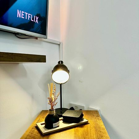 Rnm - Business Professional & Top Choice, Private Access & Entire Place, Kitchen & Washroom With Amenities, Smart Tv, Easy Access, Fast Wifi, Parking Nearby, Great Transport Links 헤일소언 외부 사진
