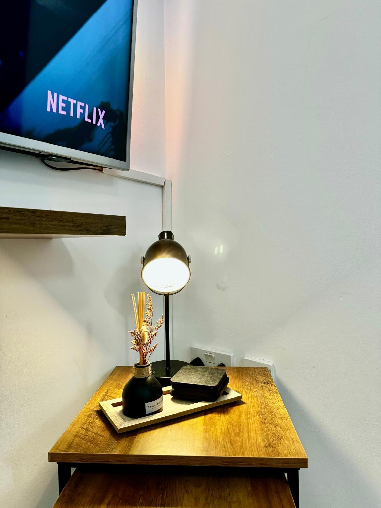 Rnm - Business Professional & Top Choice, Private Access & Entire Place, Kitchen & Washroom With Amenities, Smart Tv, Easy Access, Fast Wifi, Parking Nearby, Great Transport Links 헤일소언 외부 사진