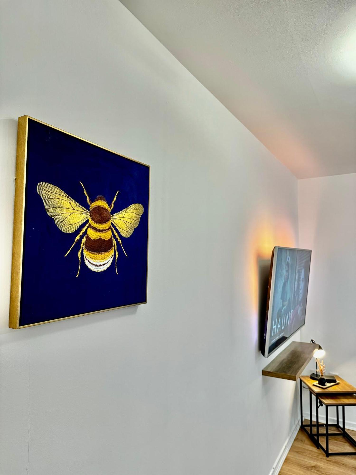 Rnm - Business Professional & Top Choice, Private Access & Entire Place, Kitchen & Washroom With Amenities, Smart Tv, Easy Access, Fast Wifi, Parking Nearby, Great Transport Links 헤일소언 외부 사진