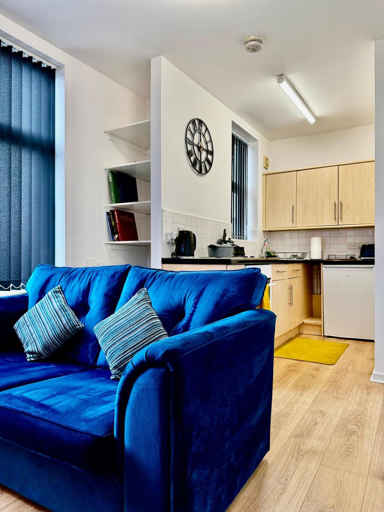 Rnm - Business Professional & Top Choice, Private Access & Entire Place, Kitchen & Washroom With Amenities, Smart Tv, Easy Access, Fast Wifi, Parking Nearby, Great Transport Links 헤일소언 외부 사진